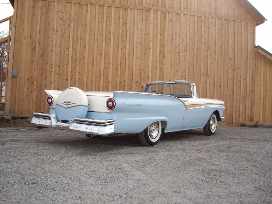  Ford Fairlane 500 Skyliner Retractable Hardtop 1957 года  (фото 8 из 41)